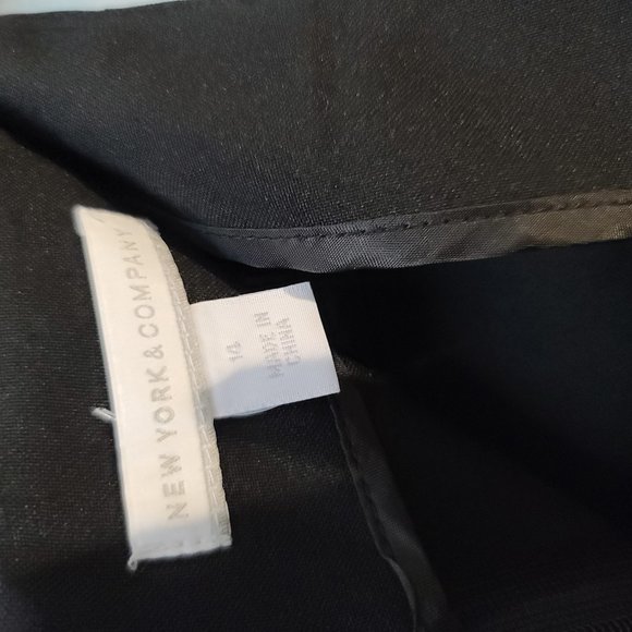 NWOT New York & Co Black Pencil Skirt - Picture 3 of 3